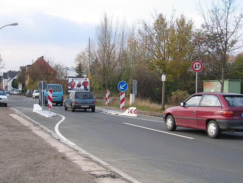 Ortseingangsbereich - Beruhigungsinseln zur Verkehrsberuhigung - Seitliche Einengung