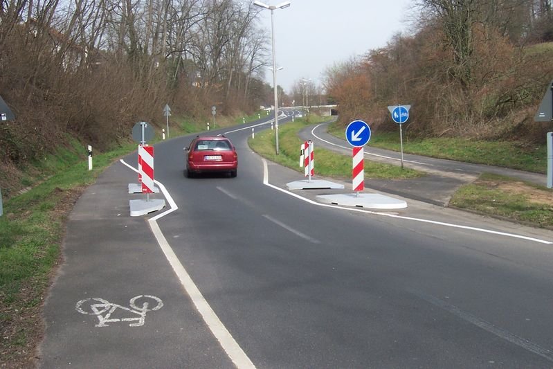 Insellösungen - Seitliche Einengungen - Verkehrstechnik