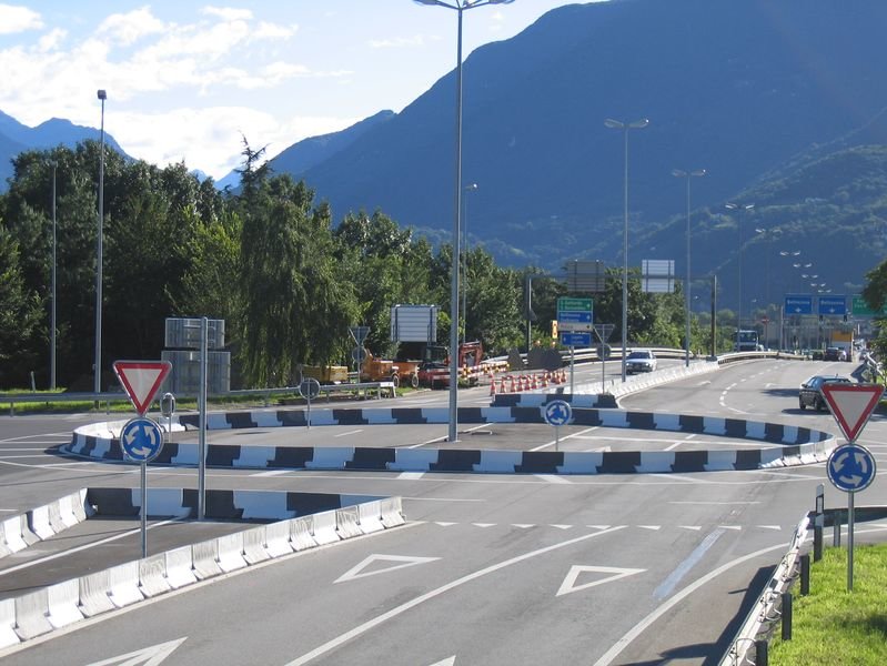 Recycling-Systeme im Kreisverkehr - Unfallschwerpunkt