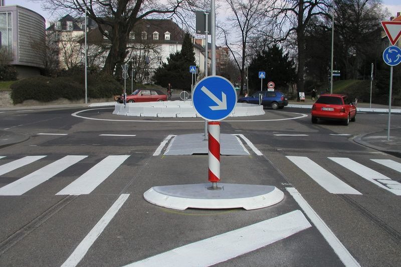 Warnsäulenkombination für Verkehrsinseln - Mittelinseln