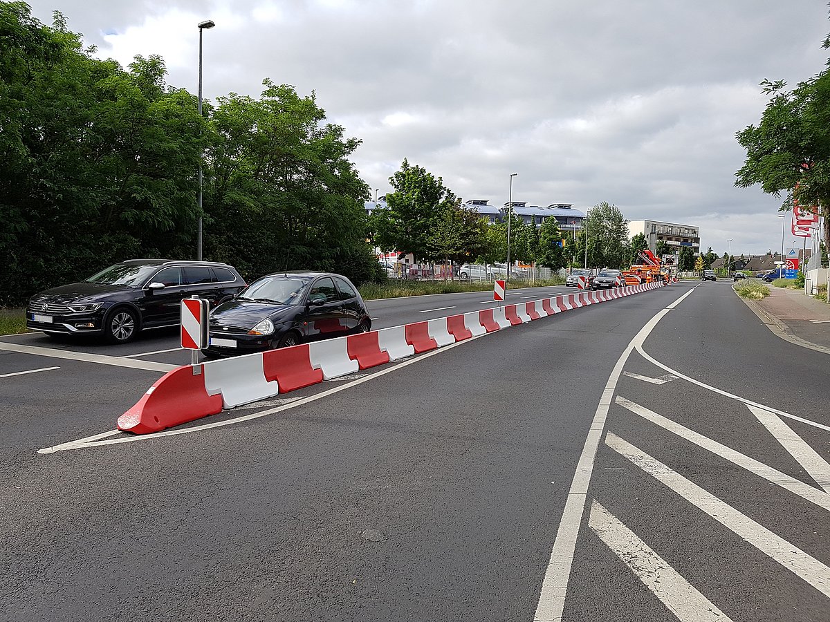 Leitsysteme Verkehrstechnik - Fahrbahntrennung - Fahrbahn trennen