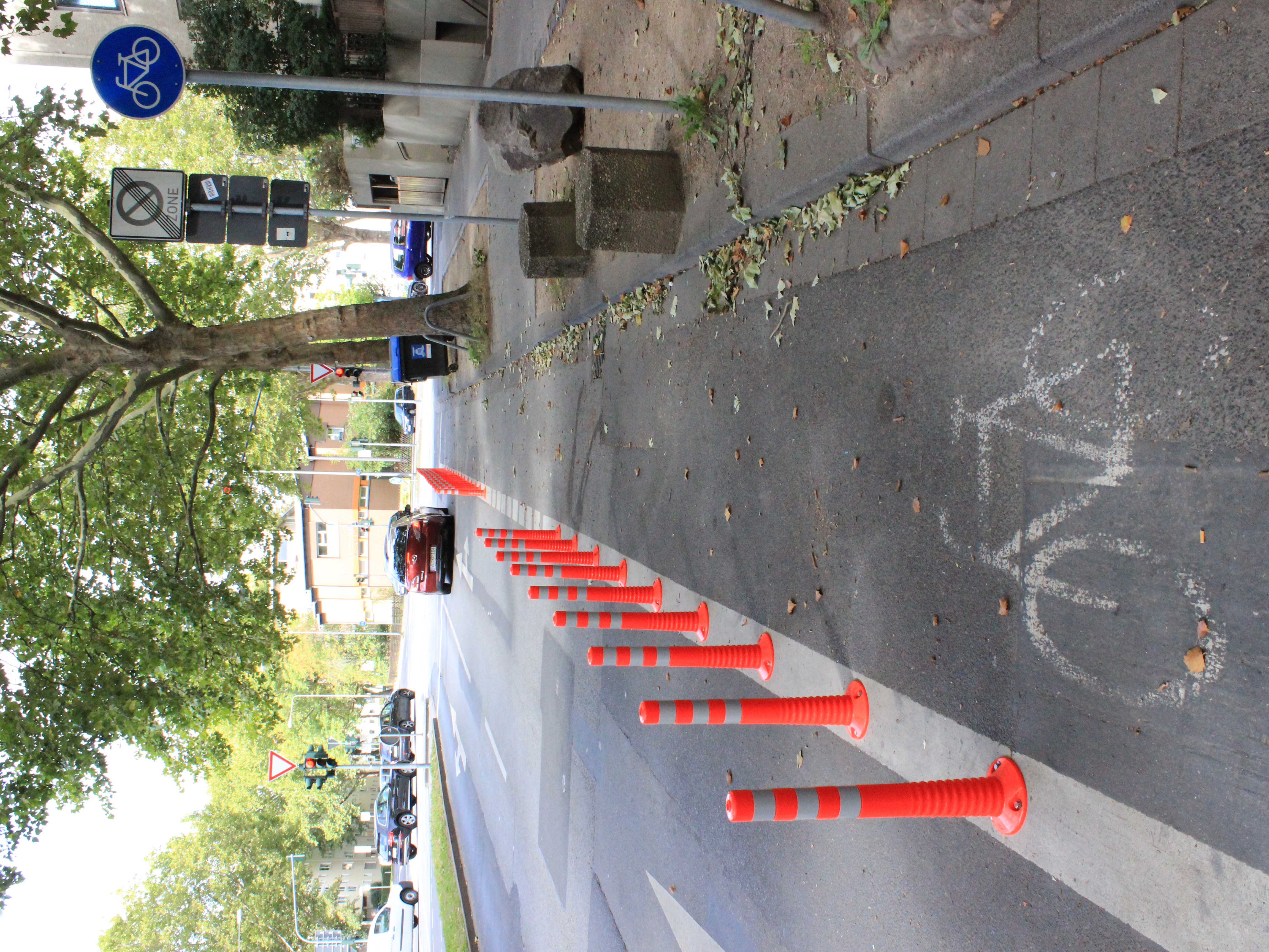 Leitpfosten soft orange Radwegabtrennung