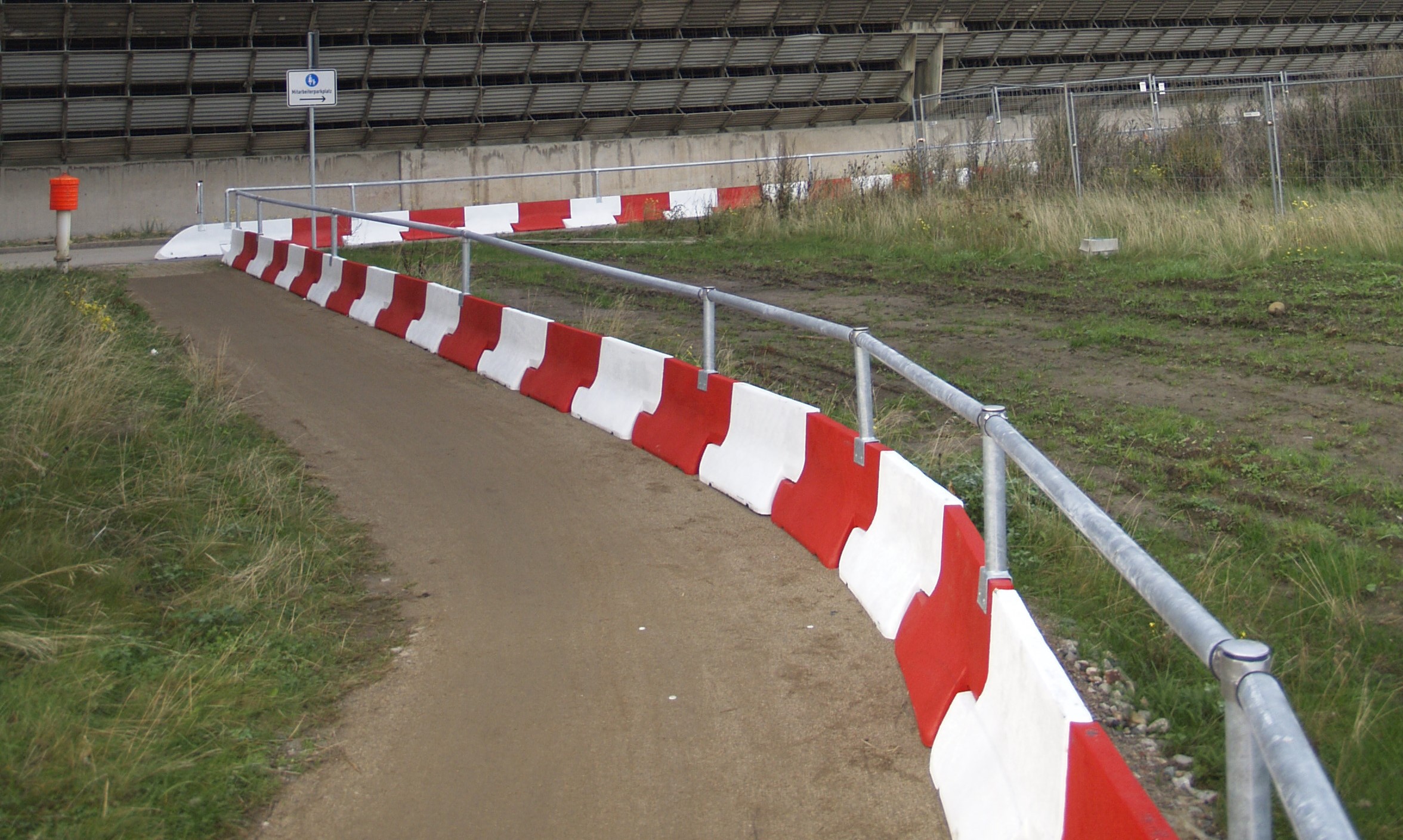 Leitelement mit Handlauf_1