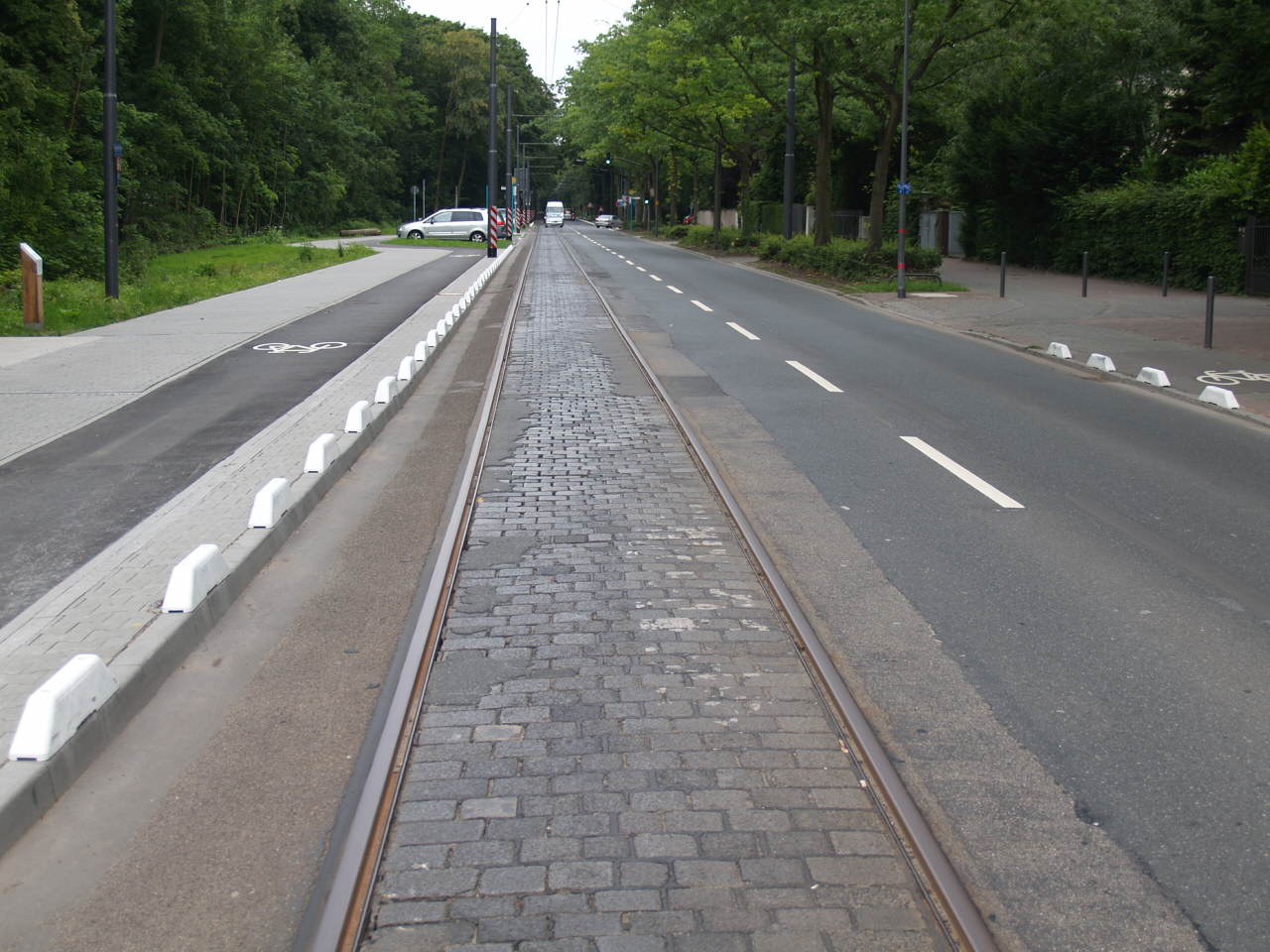 Bordsteinerhöhung Frankfurter Hut für Radwegabtrennung