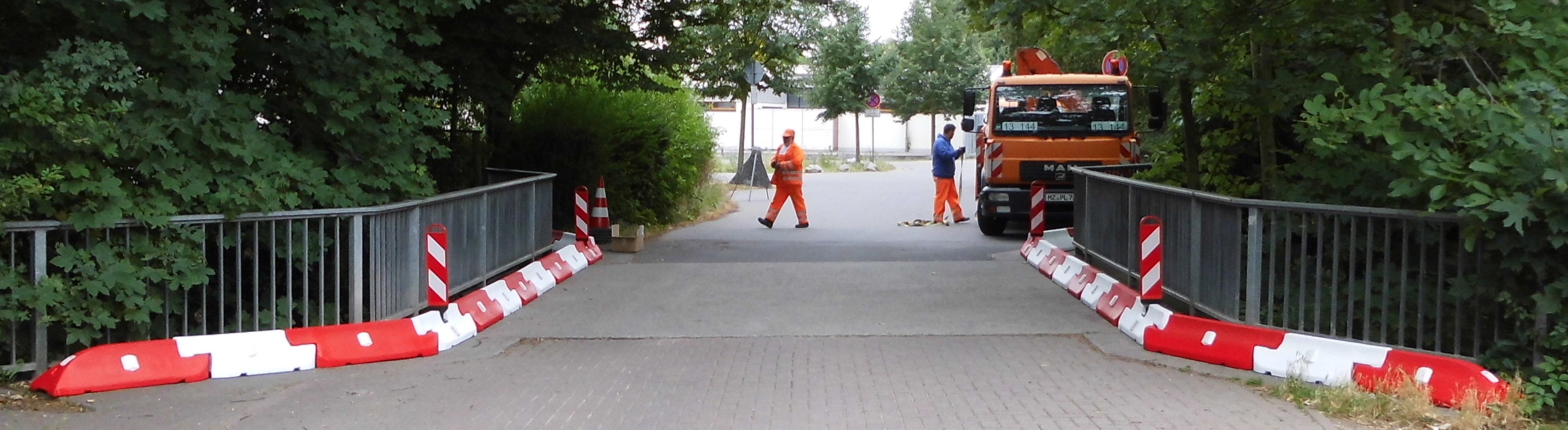 Brückenverengung Leitbord