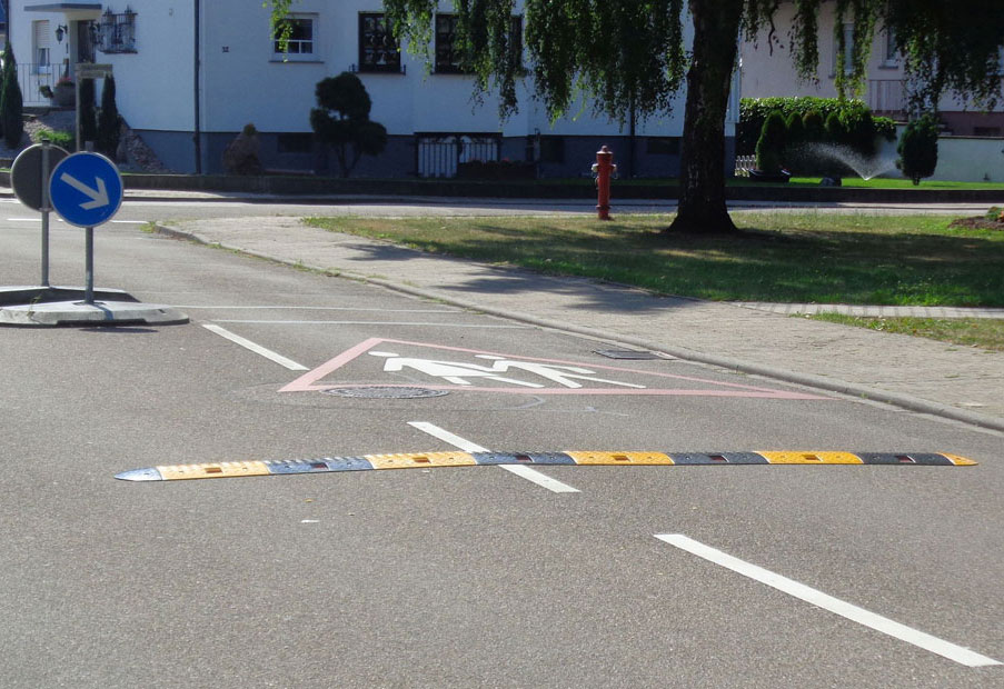 Fahrbahnschwelle 30 km/h